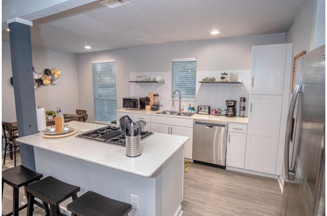 Stylish 4 Br2Ba Renovated Home Near Downtown San Antonio Luaran gambar