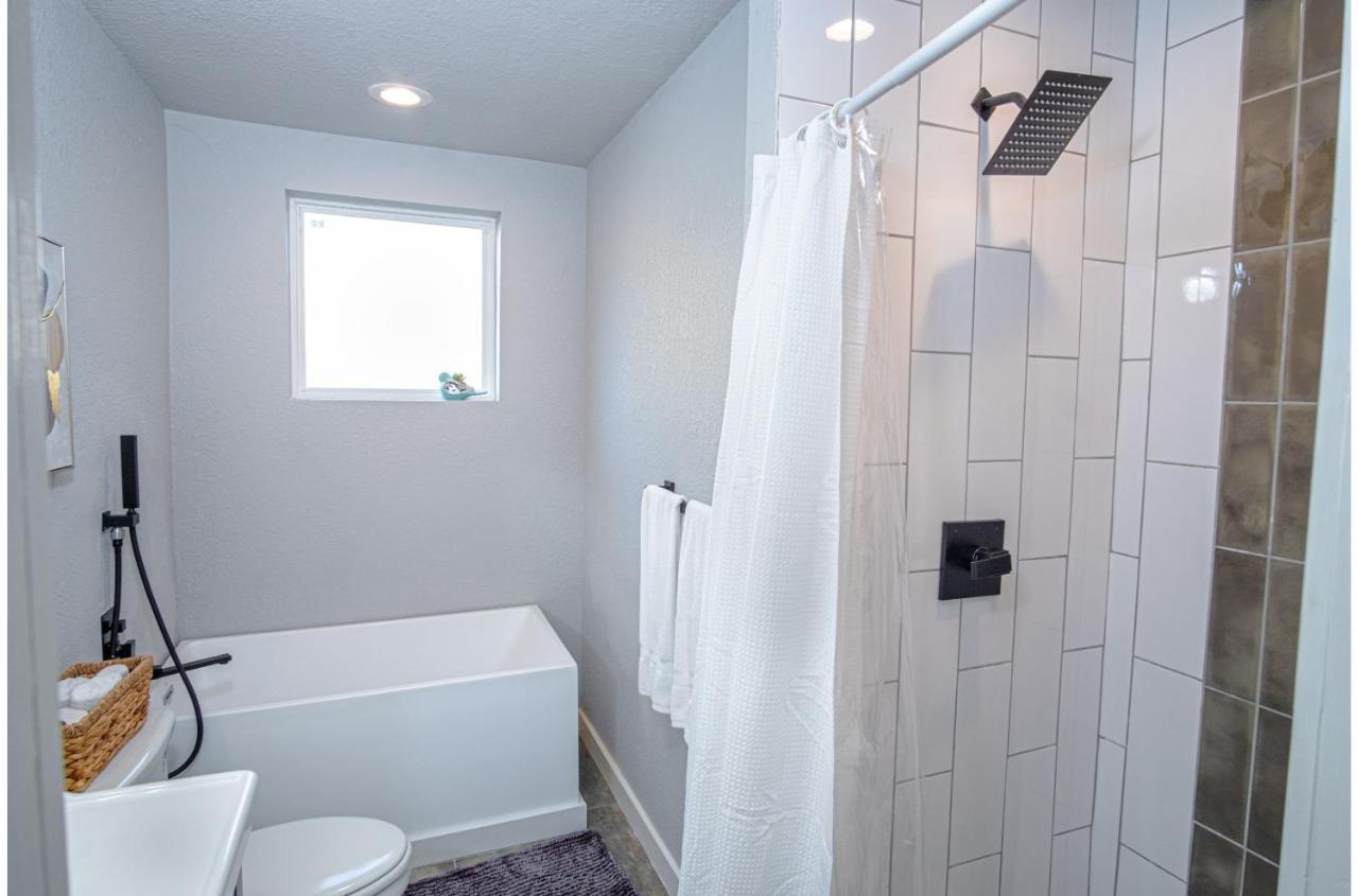 Stylish 4 Br2Ba Renovated Home Near Downtown San Antonio Luaran gambar